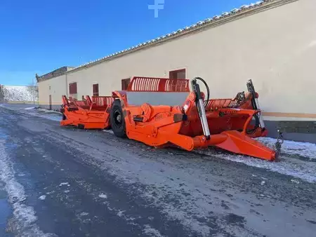 Ostatní 2025 Agrotecnica TH61 (2)