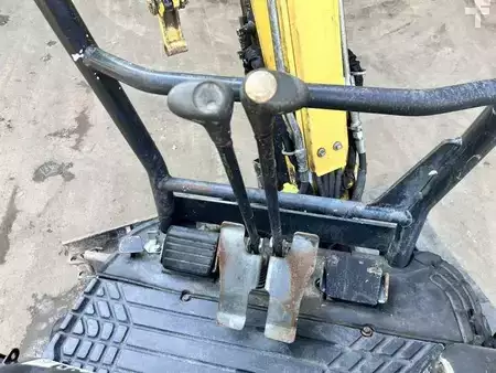 Mini kotrógép 2005 Komatsu PC12-R8 + YANMAR VIO17 DE 2018 (34)