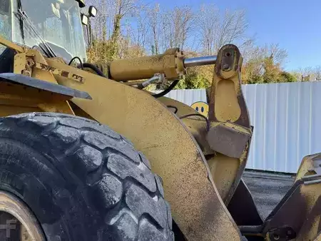 Kolové nakladače 2002 Caterpillar 966G (15)