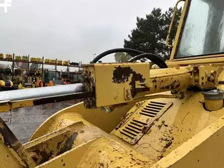 Lánctalpas rakodó 1982 Caterpillar 953 (17)