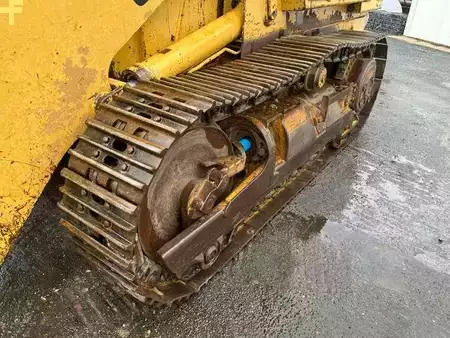 Lánctalpas rakodó 1982 Caterpillar 953 (18)