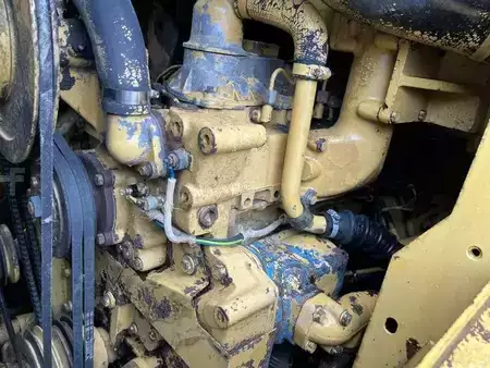 Lánctalpas rakodó 1982 Caterpillar 953 (32)