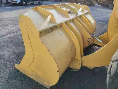 Pyöräkuormaajat 1998 Komatsu WA270-3 (14)