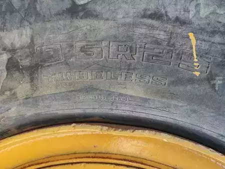 Pyöräkuormaajat 1998 Komatsu WA270-3 (24)
