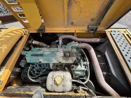 Pelles sur chenilles 2007 Volvo EC210CL (30)