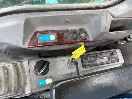 Koparki gąsienicowe 2000 Kobelco SK210NLC-6 (45)