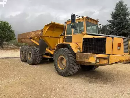 Zalomené klouby-dampry  1996 Volvo A30C (1)