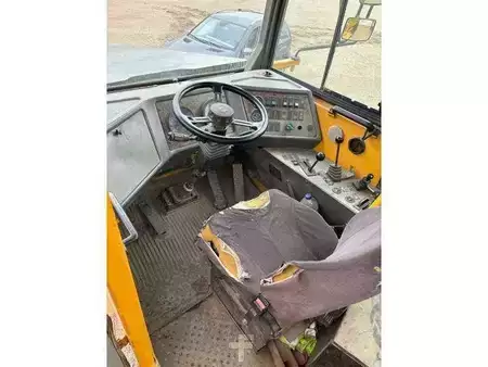 Zalomené klouby-dampry  1996 Volvo A30C (7)