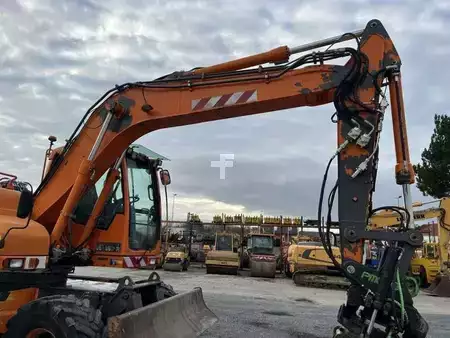 Escavatori gommati 2012 Volvo EW140D (11)