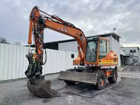 Escavatori gommati 2012 Volvo EW140D (2)