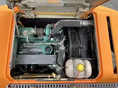 Escavatori gommati 2012 Volvo EW140D (41)