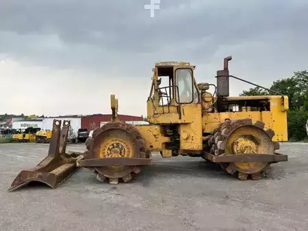Annet 1978 Caterpillar 825 + porte engins (4)