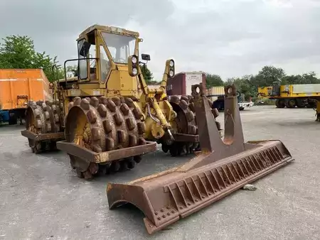 Annet 1978 Caterpillar 825 + porte engins (8)