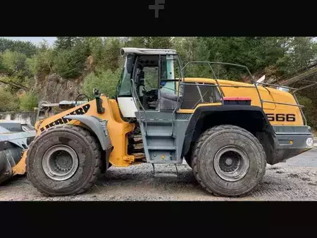 Ładowarki kołowe 2015 Liebherr L566 (1)