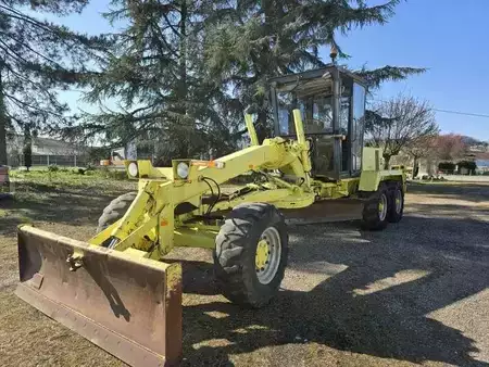 Równiarki 1992 O-K F106A (2)