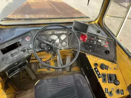 Wywrotki przegubowe 1989 Volvo A25 6X4 (36)