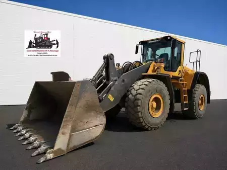 Kolové nakladače 2010 Volvo L150F (2)