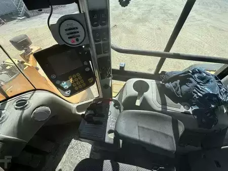 Kolové nakladače 2010 Volvo L150F (22)