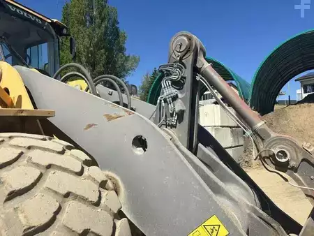 Kolové nakladače 2010 Volvo L150F (28)
