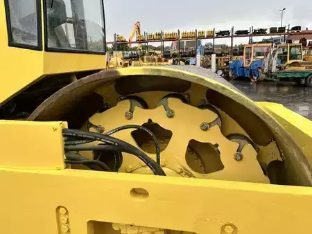 Compacteur á pieds de mouton 1999 BOMAG BW216 D-3 (12)