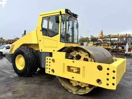 Compacteur á pieds de mouton 1999 BOMAG BW216 D-3 (8)