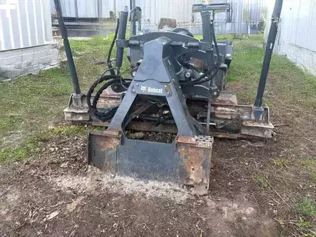 Pozostałe 2021 Bobcat T870 + 6 ACCESSOIRES (9)