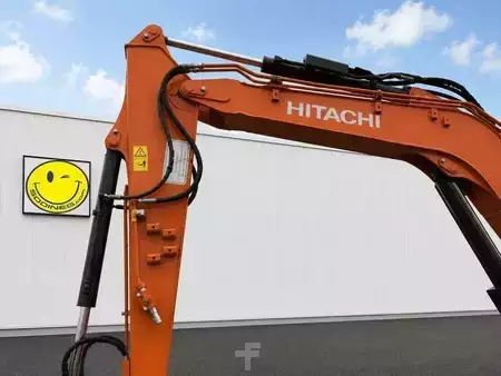 Escavatori cingolati 2024 Hitachi ZX95USBRP-7 (5)