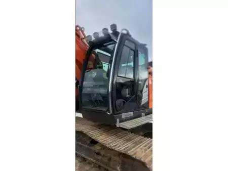 Escavadora de rastos 2019 Hitachi ZX225USLC-6 (3)