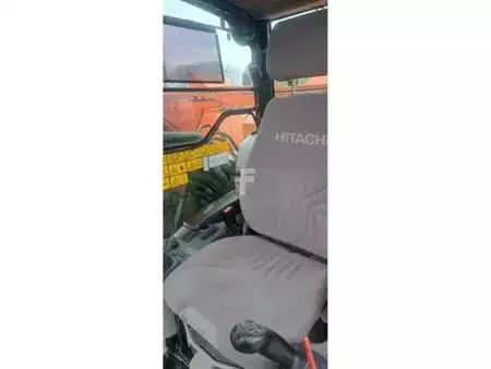 Escavadora de rastos 2019 Hitachi ZX225USLC-6 (5)
