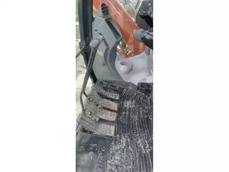 Escavadora de rastos 2019 Hitachi ZX225USLC-6 (7)