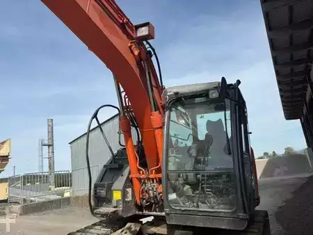 Escavadora de rastos 2010 Hitachi ZX135 US-3 (20)