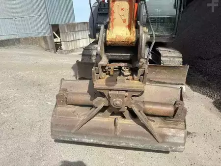 Escavadora de rastos 2010 Hitachi ZX135 US-3 (31)