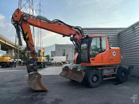 Mobil grävmaskin 2014 Liebherr A918 COMPACT (2)