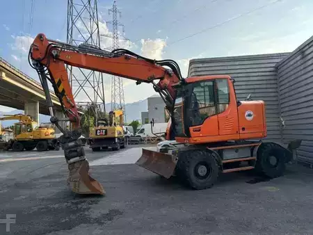 Mobil grävmaskin 2014 Liebherr A918 COMPACT (4)