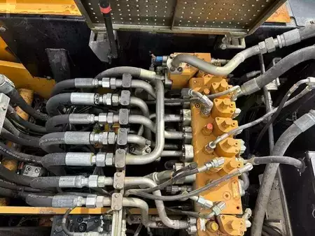Mobiele graafmachines 2014 Caterpillar M318D (43)