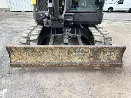 Escavatori cingolati 2023 Volvo ECR88D (20)