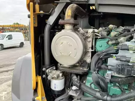 Escavatori cingolati 2023 Volvo ECR88D (40)