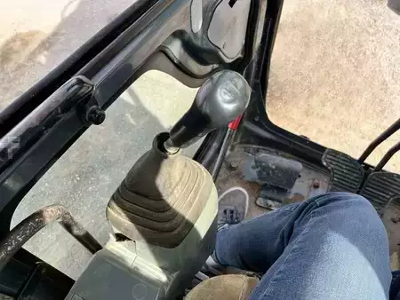 Koparki gąsienicowe 2001 Kobelco SK135SR (46)
