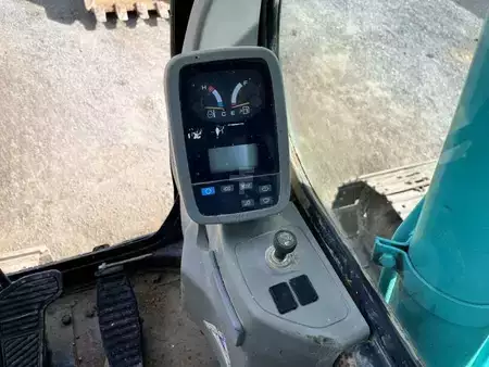 Koparki gąsienicowe 2001 Kobelco SK135SR (50)