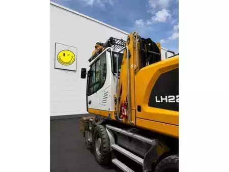 Pelle de manutention 2021 Liebherr LH22 (5)