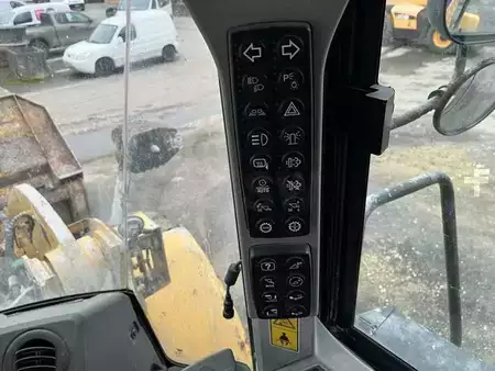 Kolové nakladače 2012 Caterpillar 950K (47)