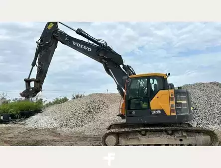 Telakaivinkoneet  2019 Volvo ECR235EL (1)