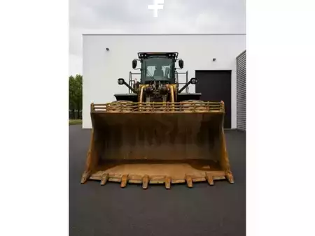 Kolové nakladače 2021 Caterpillar 980XE (10)