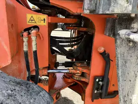 Kolové nakladače 2008 Hitachi ZW220 (16)