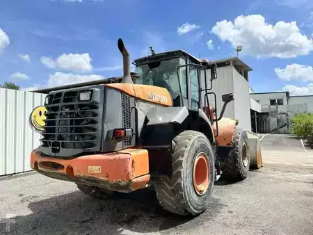 Kolové nakladače 2008 Hitachi ZW220 (7)