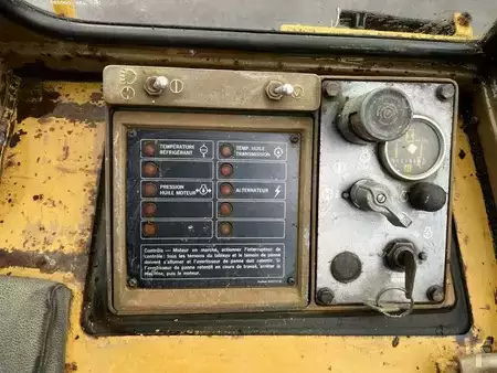 Bællevogne 1982 Caterpillar 953 (48)