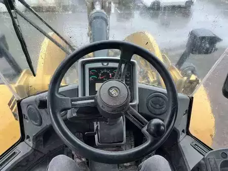 Kolové nakladače 2012 Caterpillar 950K (48)