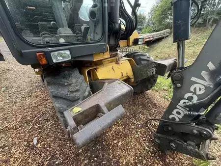 Kerekes kotrógép 2001 Mecalac 10MSX (21)