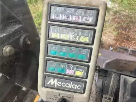 Kerekes kotrógép 2001 Mecalac 10MSX (30)