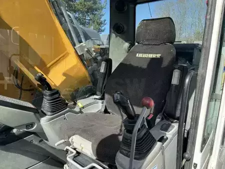 Excavadoras de cadenas 2015 Liebherr R926 COMPACT LC (46)